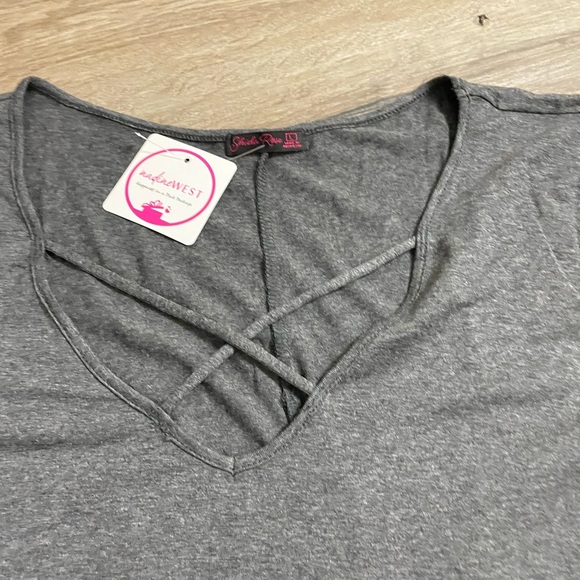 Womens blouse - Picture 2 of 5